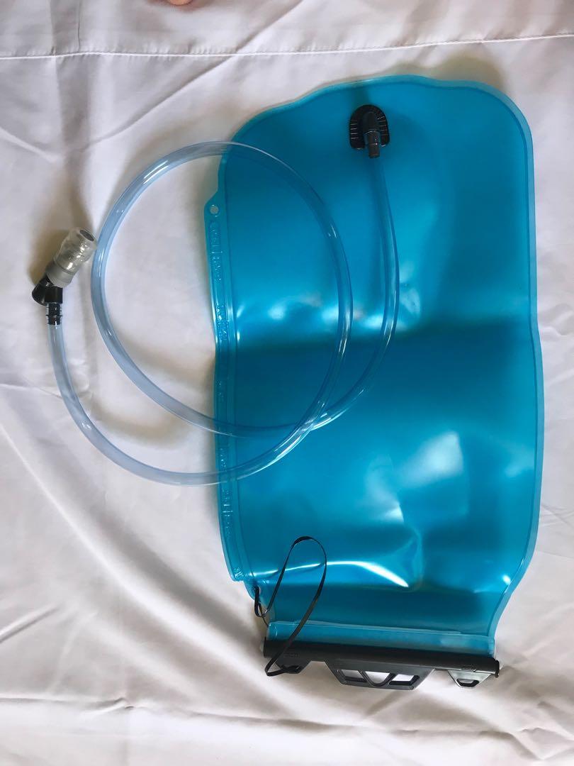 QUECHUA water bladder, Furniture & Home Living, Kitchenware & Tableware