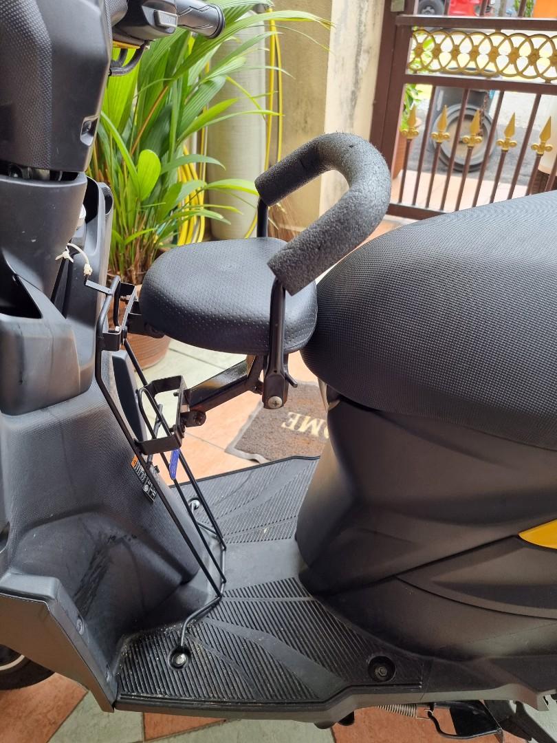 Scooty baby cheap seat