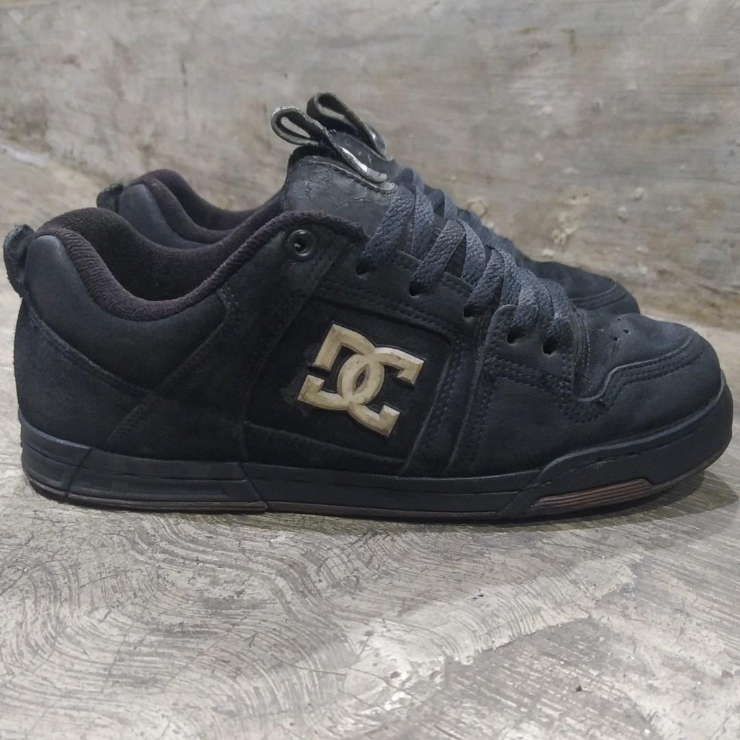 Sepatu dc skate hot sale