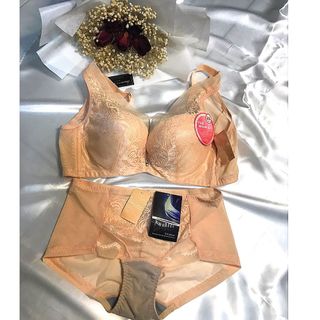 (Category: ) located in . Submitted by 8exquisite (Listing ID 1085010726, Image 1). Description: .