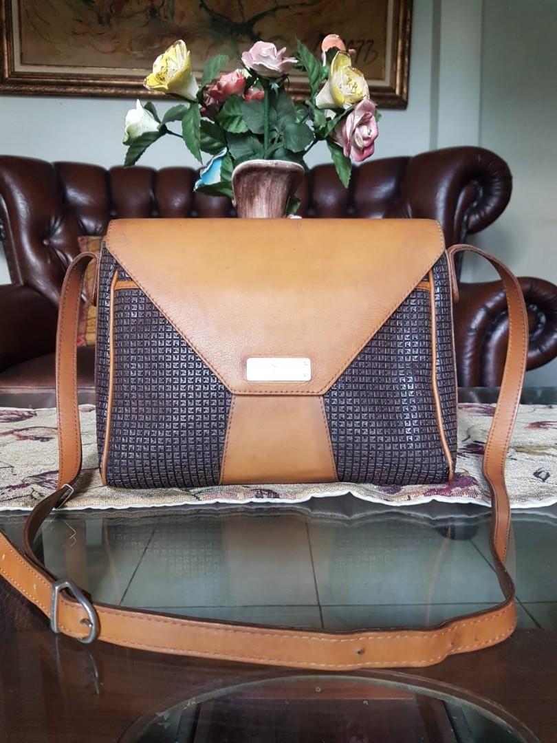 Ted deals lapidus handtas