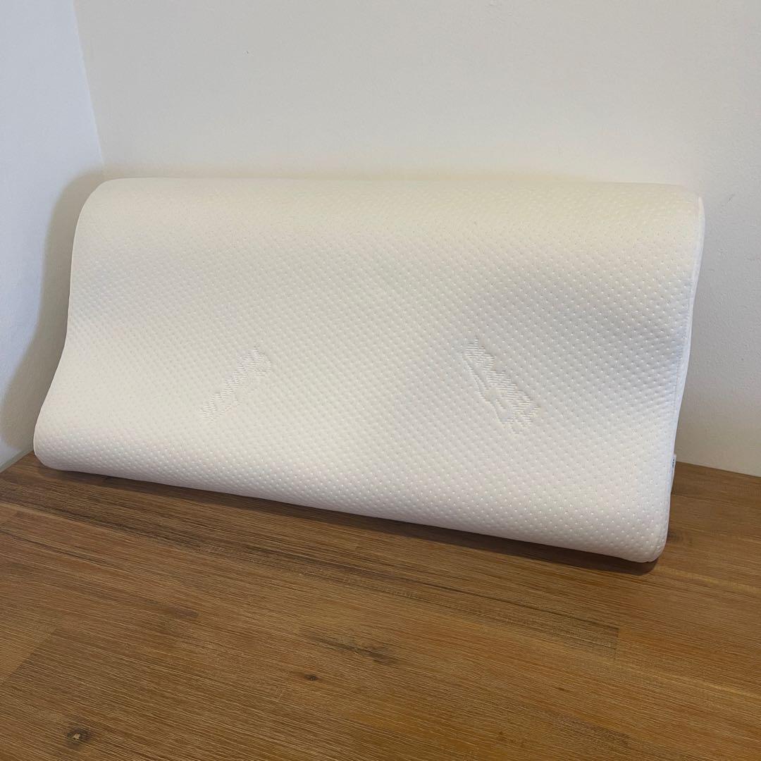 Tempur original pillow, Furniture & Home Living, Bedding & Towels on
