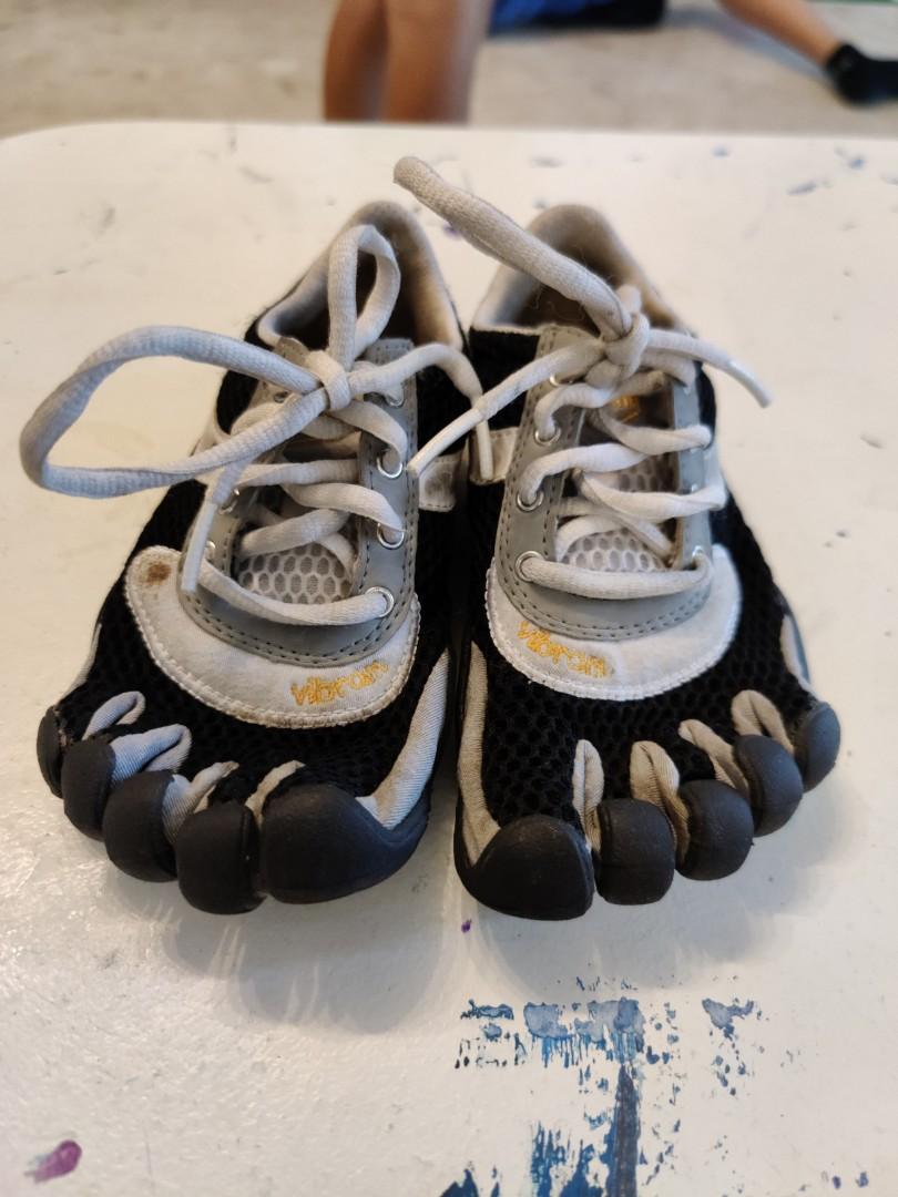 Vibram Fivefingers for kids. Size 31