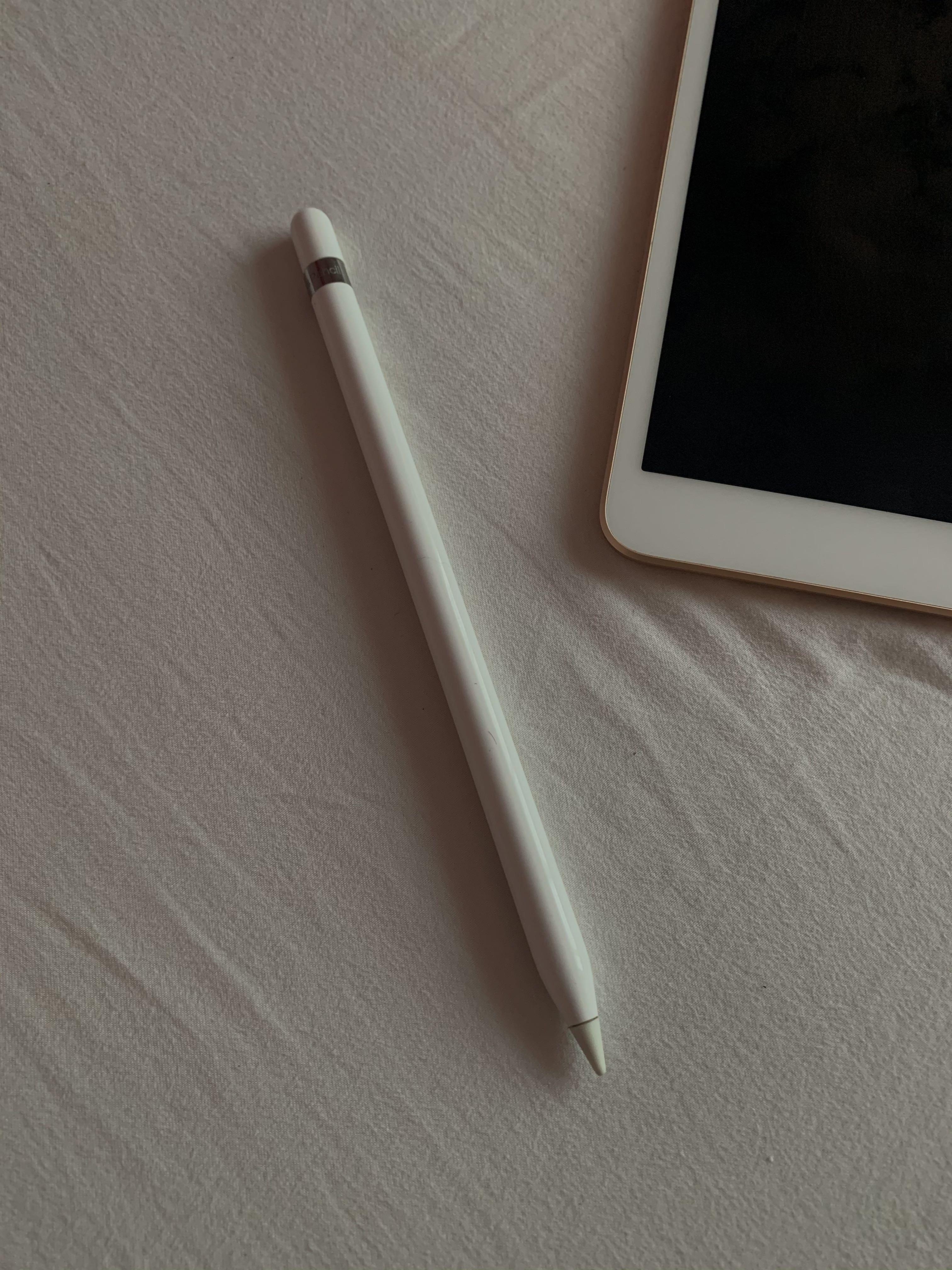 Apple iPad Air 3rd Generation (2019) with Apple Pencil (Category: iPad) located in Naga. Submitted by helpmedeclutterrr (Listing ID 1086786166, Image 3). Description: Good as new — no dents and scratches Comes with an apple pencil (1st gen) Price still negotiable, pm me if interested +5k with pencil .