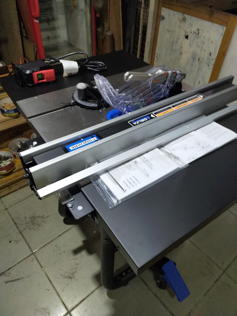 Delta 365000 t2 10 inch contractor table saw, Furniture & Home Living