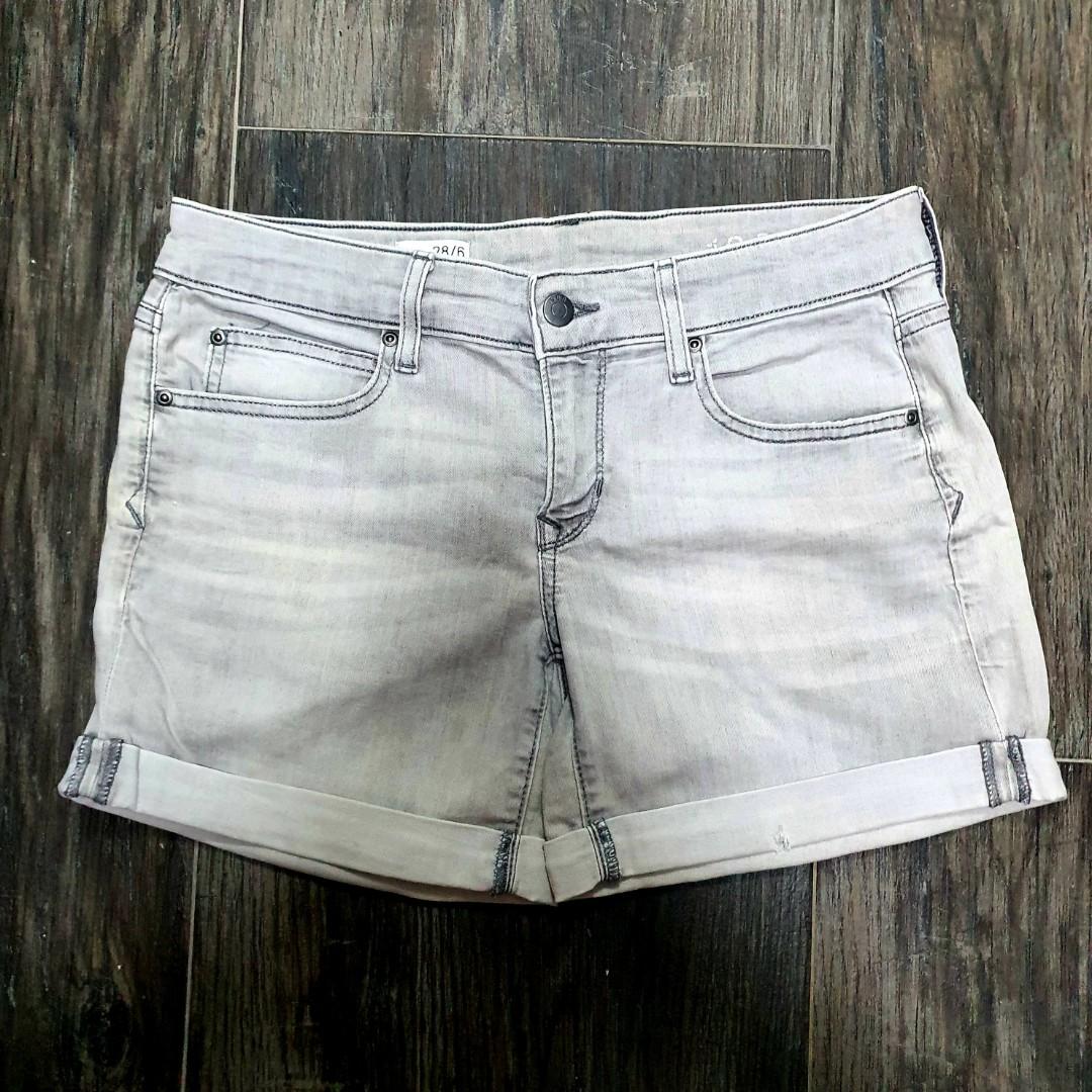 GAP SEXY BOYFRIEND SHORTS Women s Fashion Bottoms Shorts on