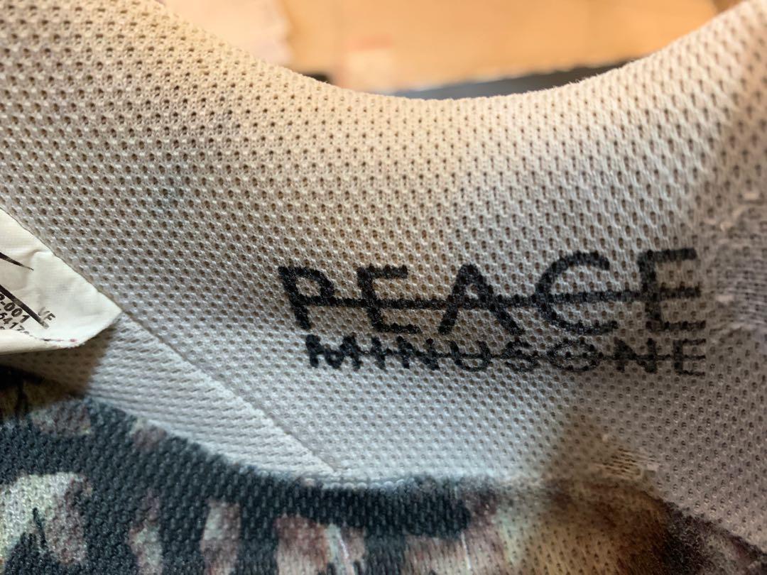 gd peace minus one nike