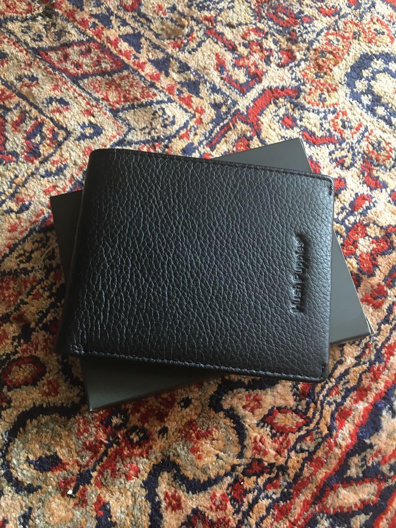 Hush Puppies Men's Laurel Wallet, Men's Fashion, Bags & Wallets, on Carousell