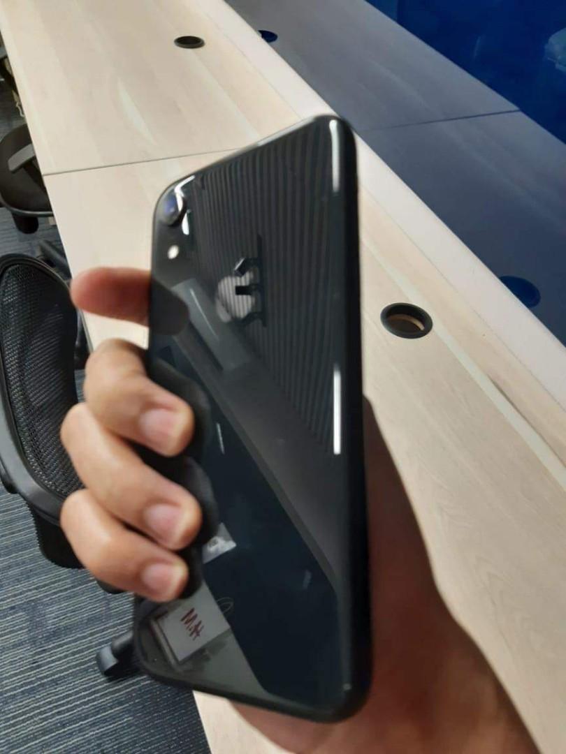 iphone xr (Category: iPhone X Series) located in Pasig City. Submitted by rhandie.cas (Listing ID 1086729531, Image 3). Description: Selling my Iphone XR 64gb Smart Locked No Swapping, Charger included Meet Up place : Pasig Simbahan or Uptown Mall BGC Reason of Selling: Bought new iphone.