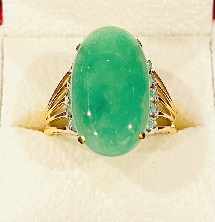 Vintage Yellow Gold Brilliant Diamond Oval Jade Ring
