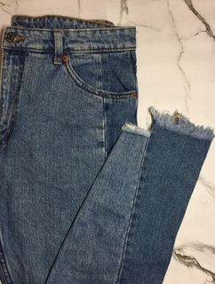 (Category: ) located in . Submitted by cloudhc (Listing ID 1086892050, Image 1). Description: .