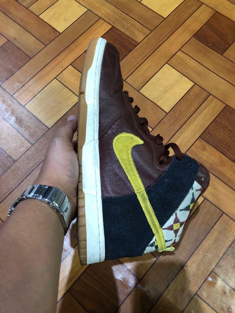 Maroon hotsell aztec nikes