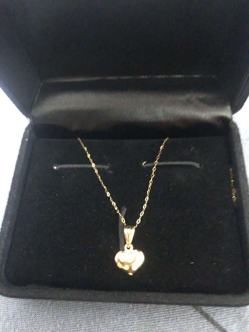Pawnable 18k Gold Heart Necklace (Category: Necklaces) located in Pasig City. Submitted by randominism (Listing ID 1086767032, Image 2). Description: 18k Gold 0.6 grams with heart necklace.