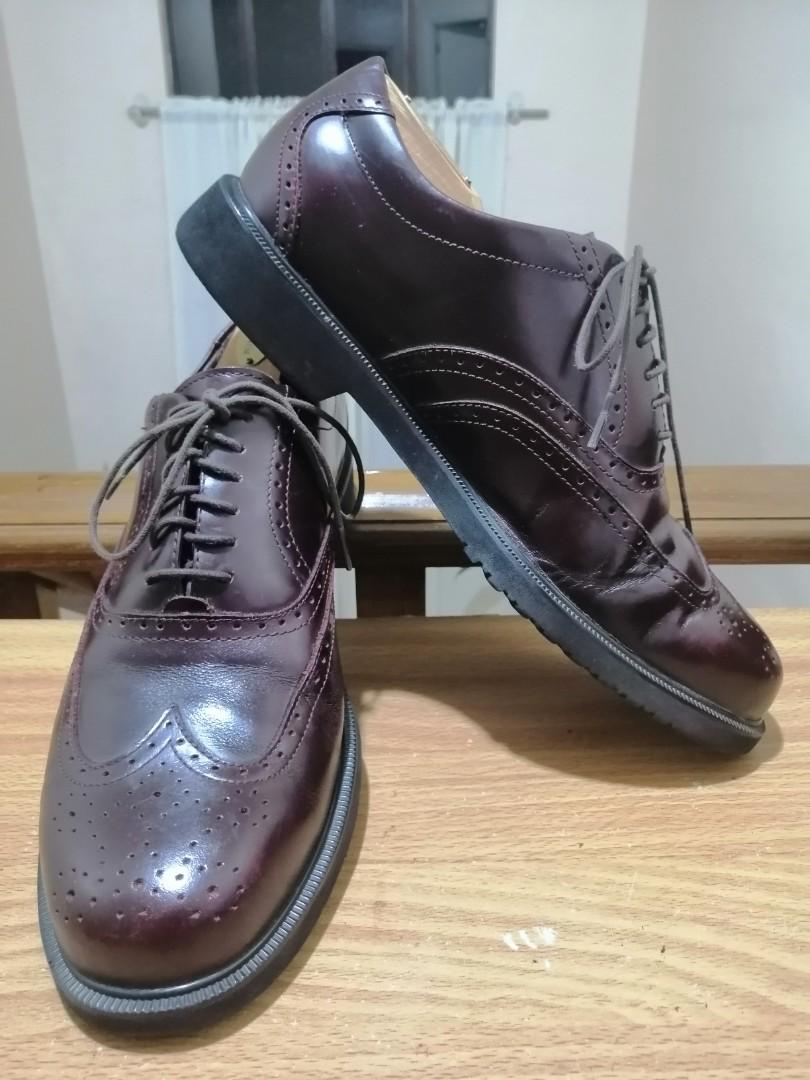 Leather Wingtip Shoes 