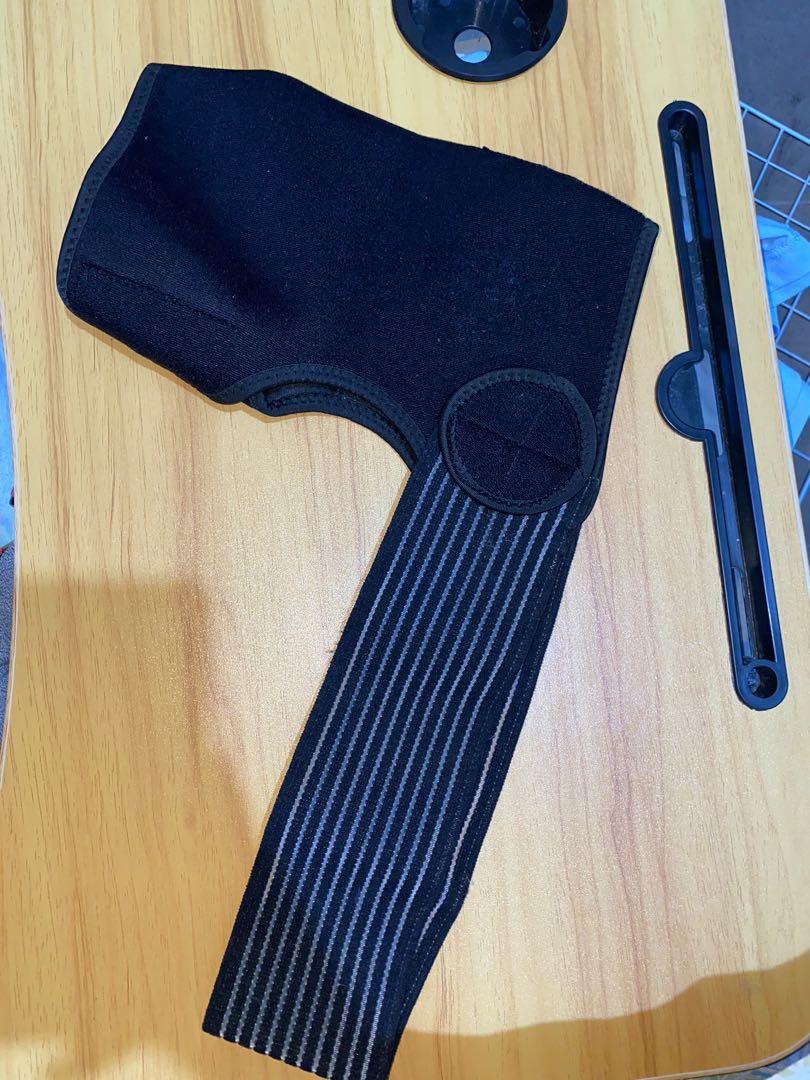 Shoulder support (Category: Braces, Support & Protection) located in Makati City. Submitted by toni_stark (Listing ID 1086862177, Image 2). Description: .
