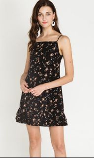 (Category: ) located in . Submitted by help.mywardrobe (Listing ID 1086842255, Image 1). Description: .