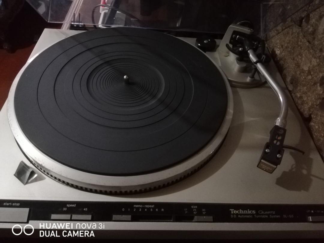 Technics Vintage Turntable & Vinyl Lps (Category: Vinyls) located in Quezon City. Submitted by fernan_jaranilla (Listing ID 1086817736, Image 3). Description: Imported from Japan With power but not tested. (No speakers or ampli to test) Vinyl Lps mostly Greatest Hits and double Lps. Please check us out and like our page Finders Keepers PH on FB for more items and new updates. Thanks..