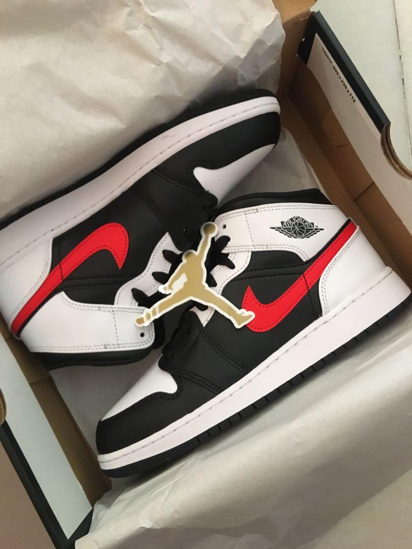 Air Jordan 1 mid chile red gs, Men's Fashion, Footwear, Sneakers on Carousell