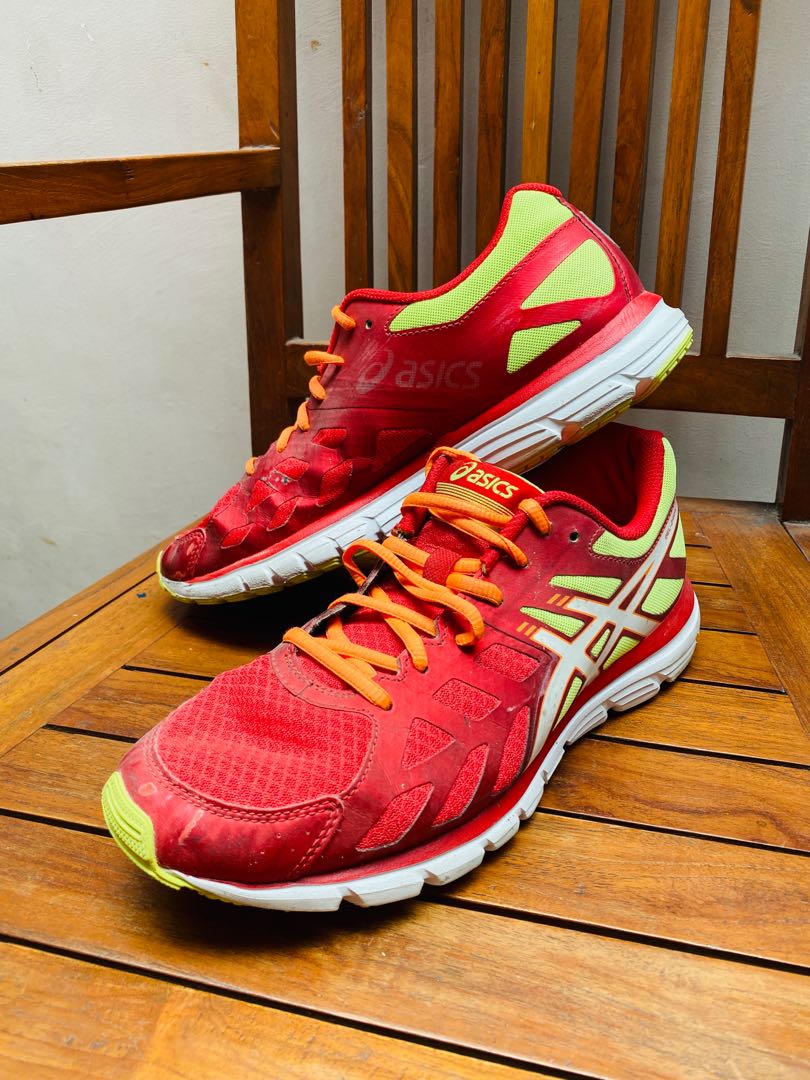 Asics sales rubber shoes