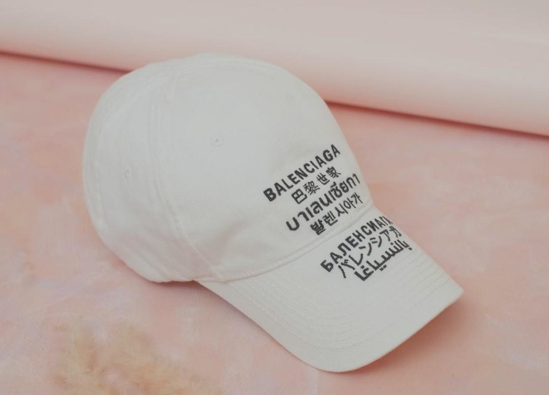 Balenciaga Cap multi language white 