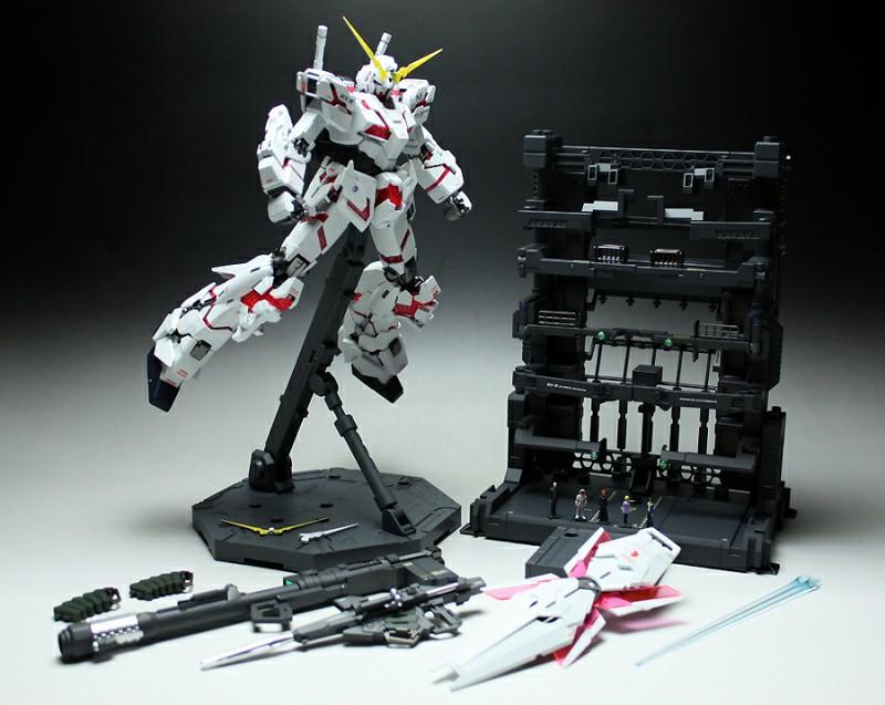 Bandai Master Grade (MG) 1/100 RX-0 Unicorn Gundam HD Color + MS Cage ...