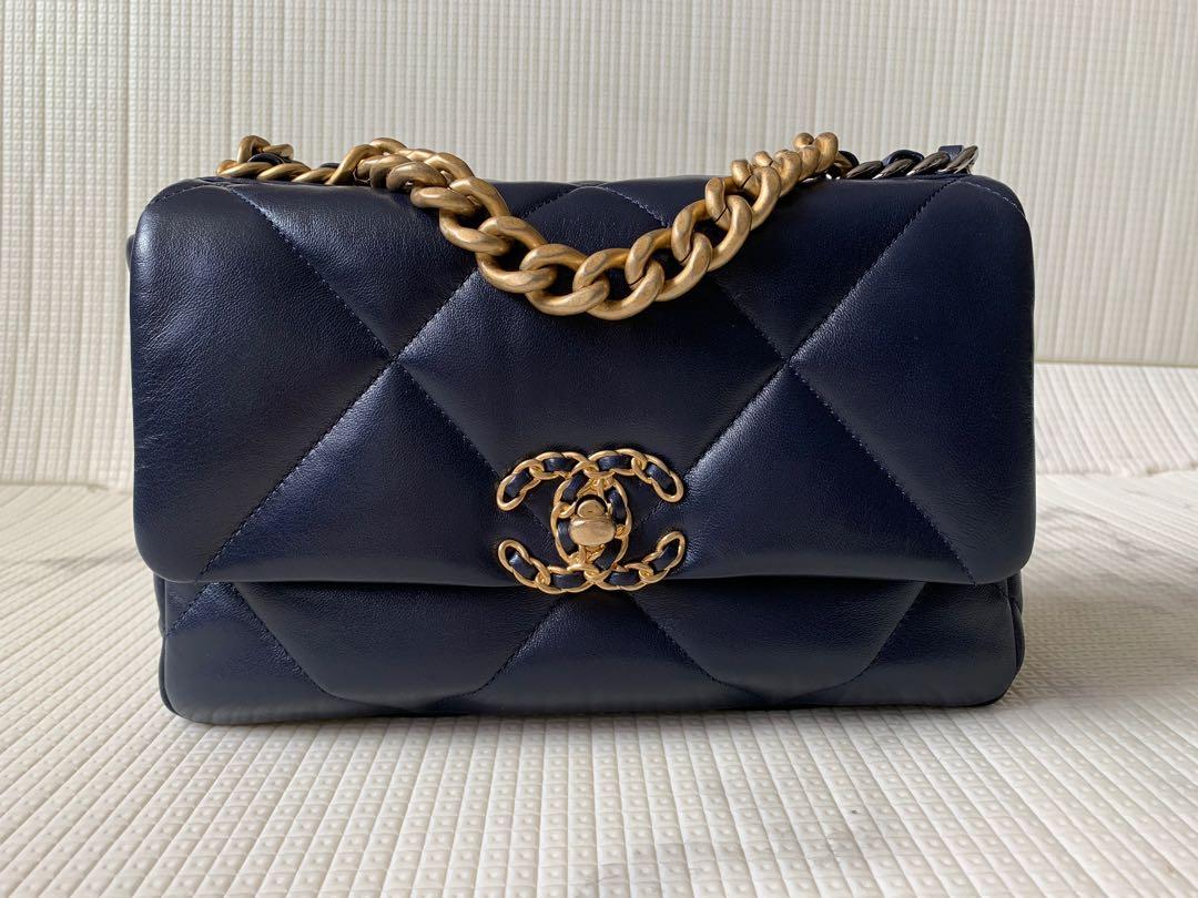 CHANEL Old Medium BOY Caviar Chevron Flap Bag with GHW Excellent Retail  6600  Trường THPT Anhxtanh