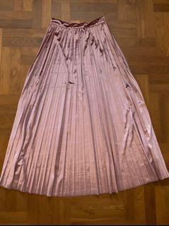 Dusty pink pleated maxi skirt