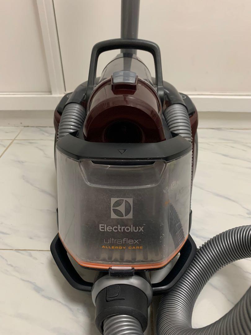 Electrolux ultraflex vacuum, Furniture & Home Living, Cleaning & Homecare Supplies, Cleaning