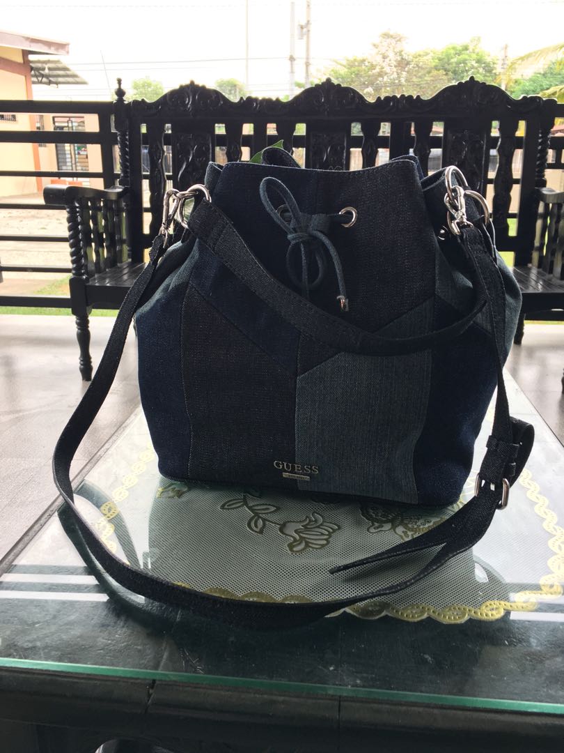 guess bucket bag