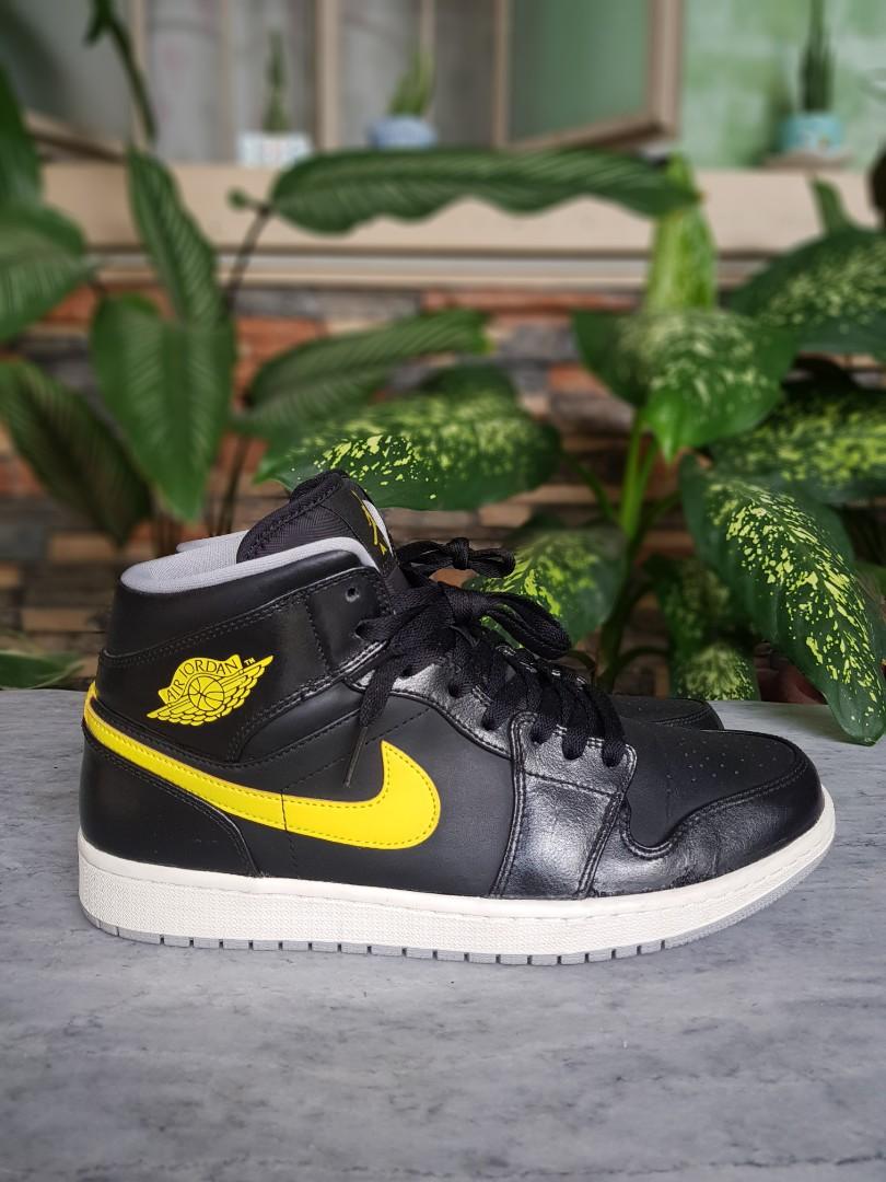 JORDAN 1 Mid Black Vibrant yellow aka Thunder Men s Fashion