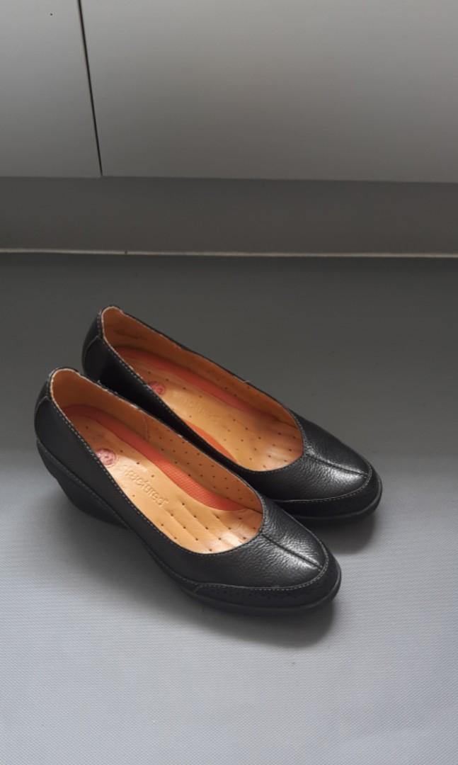 Clarks wedge dress shoes 2025