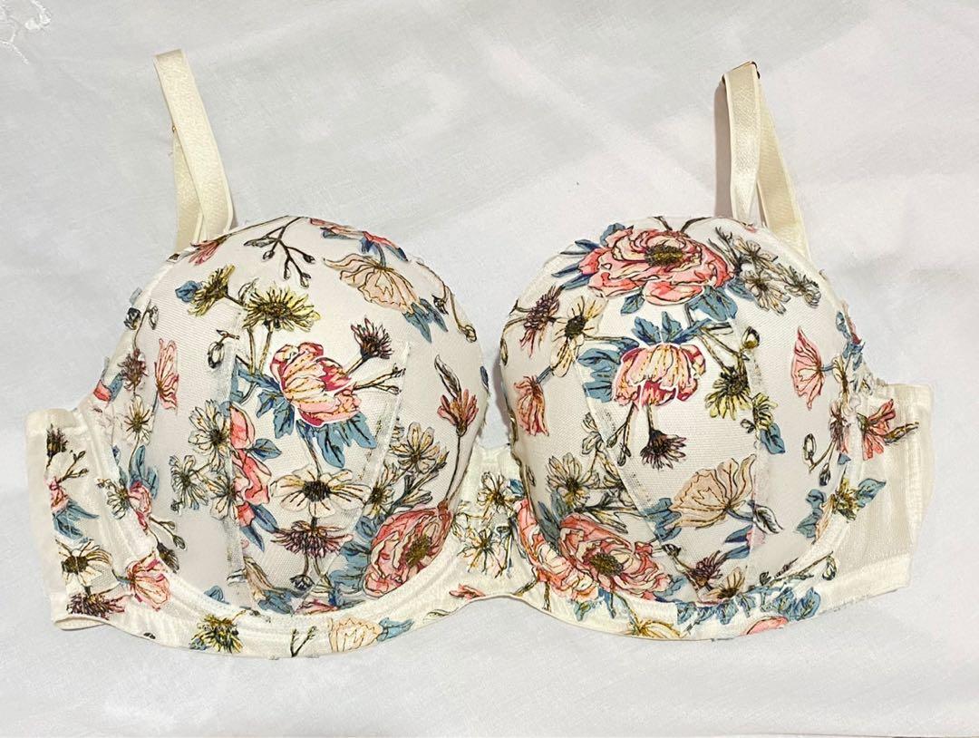 Victoria Secret (limited edition) Dream Angels Lightly-Lined Floral  Embroidery Demi Bra 34B, Women's Fashion, New Undergarments & Loungewear on  Carousell