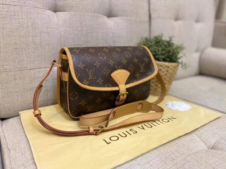 LV Sologne Crossbody Bag in Monogram 2011 (Category: Luxury Bags & Wallets) located in Manila. Submitted by bagislifeshop (Listing ID 1087090918, Image 2). Description: 9/10 condition.