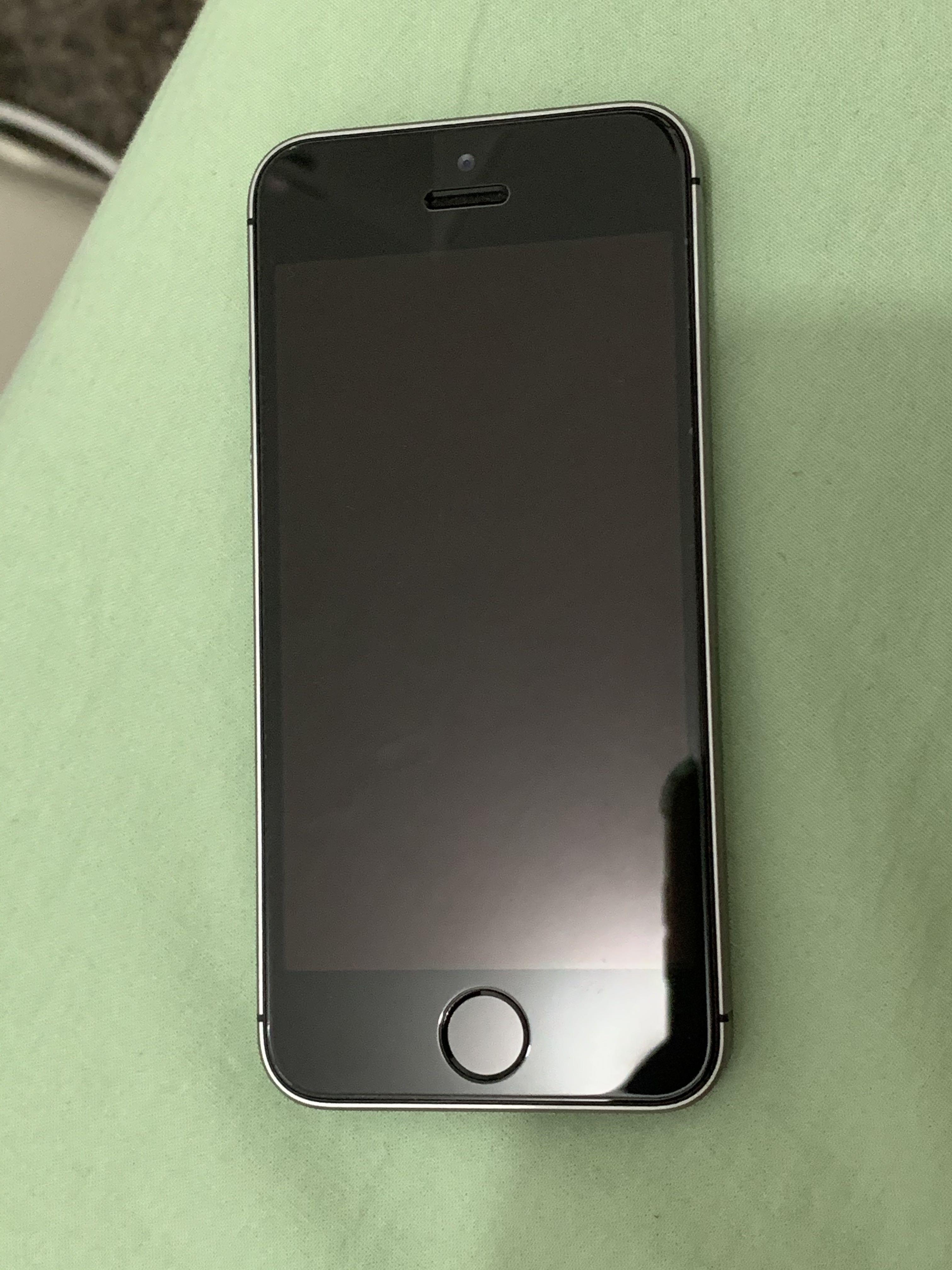 Rare Iphone Se 16 128gb 100 Battery Health Mobile Phones Gadgets Mobile Phones Iphone Iphone 12 Series On Carousell