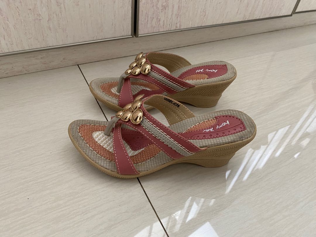 Model online sandal homyped