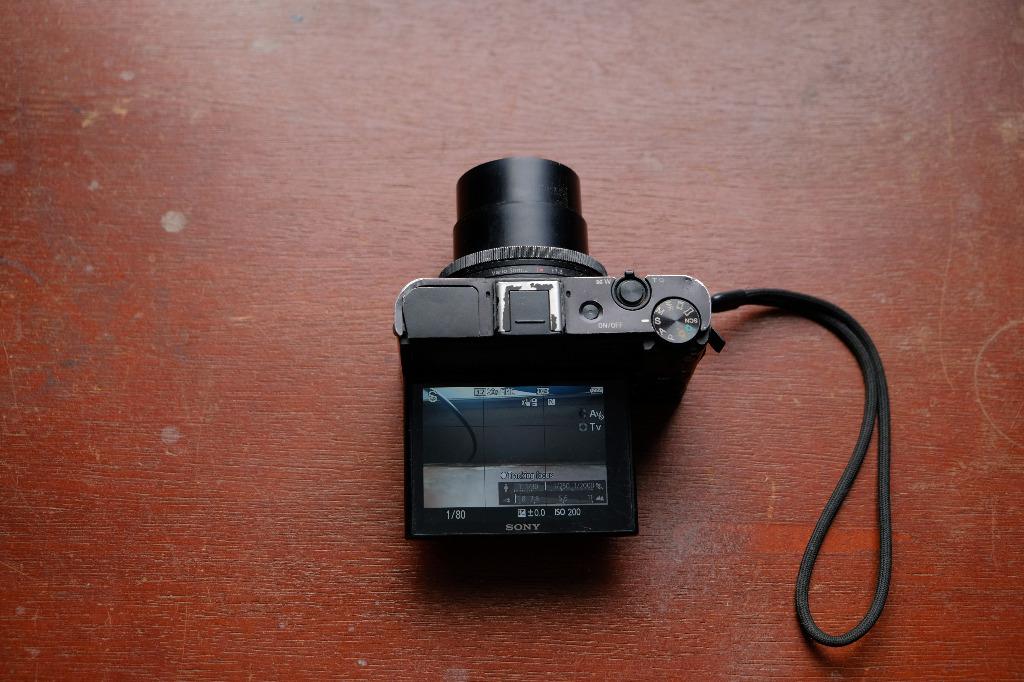Sony RX Mark II (Category: Cameras) located in Makati City. Submitted by trivinoanton (Listing ID 1086953001, Image 1). Description: (Sony RX Mark II - 9,500) - Camera only, no box, no charger - Comes with original Sony wrist strap - Multiple Scratches and one dent, does not affect image quality and performance - 10/10 performance - Articulating screen - shoot 1080p HD.