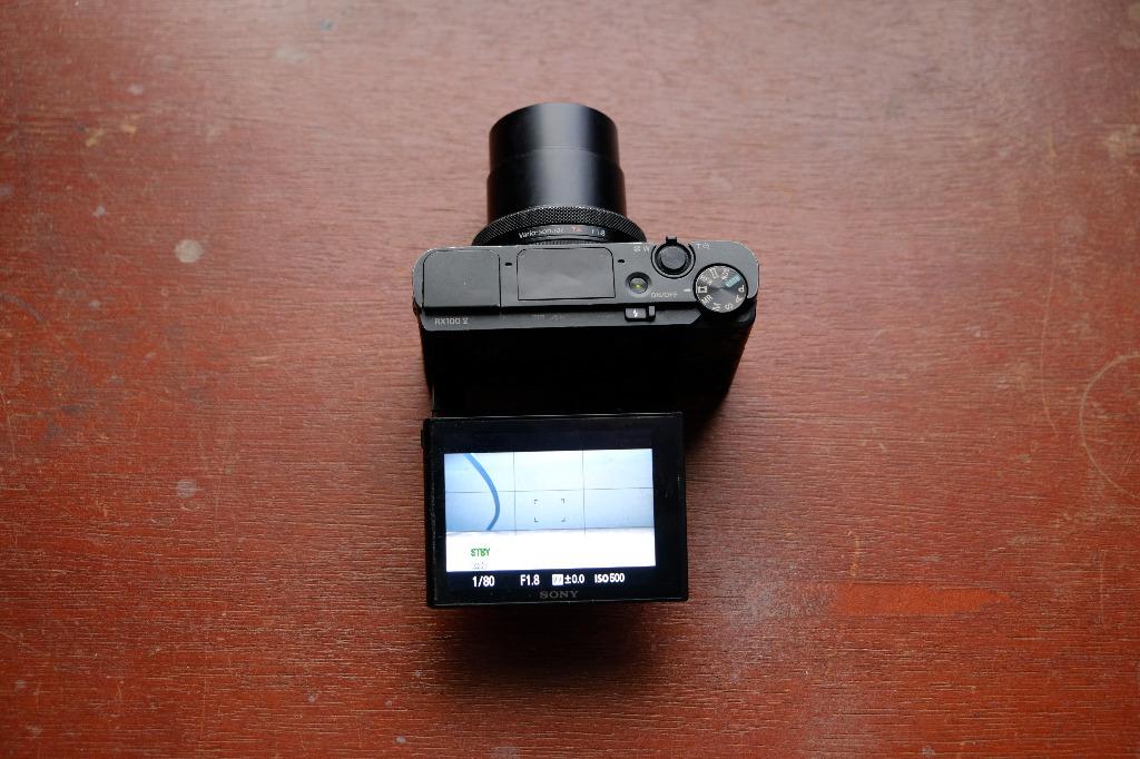 Sony RX Mark V 4K Video (Category: Cameras) located in Makati City. Submitted by trivinoanton (Listing ID 1086951703, Image 1). Description: (Sony RX Mark V - 20,000) - Camera only, no box, no charger - Comes with Ulzani mini tripod - Minor Scratches, does not affect image quality and performance - 10/10 performance - Shoots 4k - With articulating screen (perfect for vlogging) .