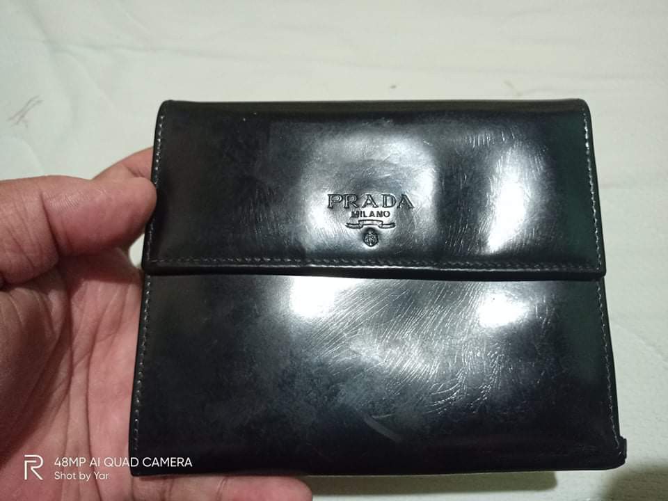 Prada outlet wallet vintage