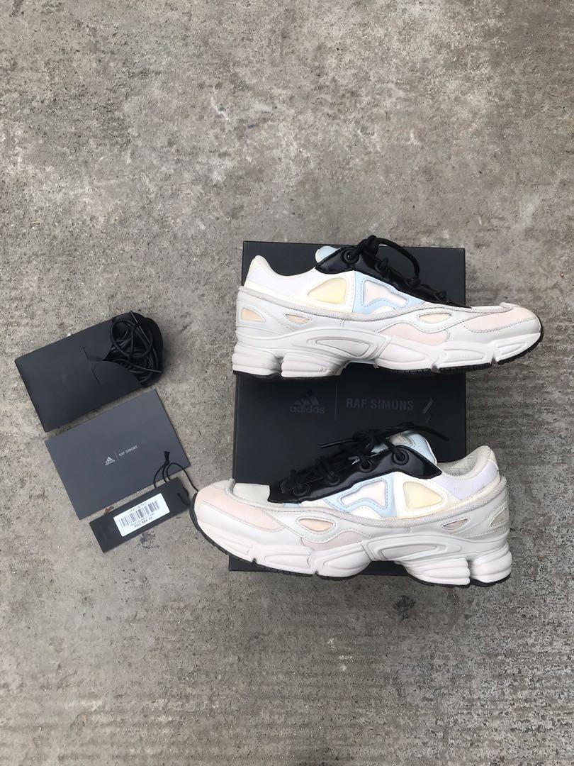 Ozweego 3 hotsell cream white