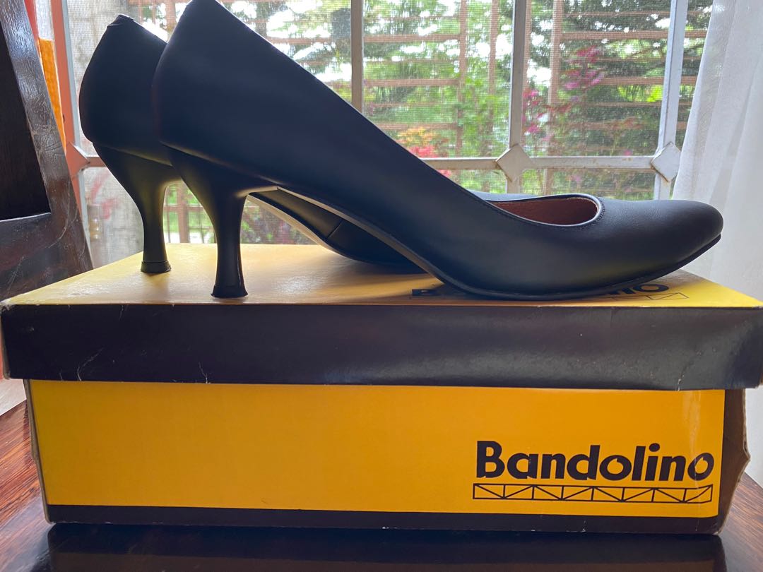 Bandolino Black Pumps