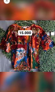 Blouse motif abstrak