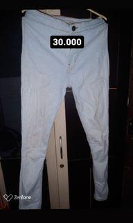 Celana denim