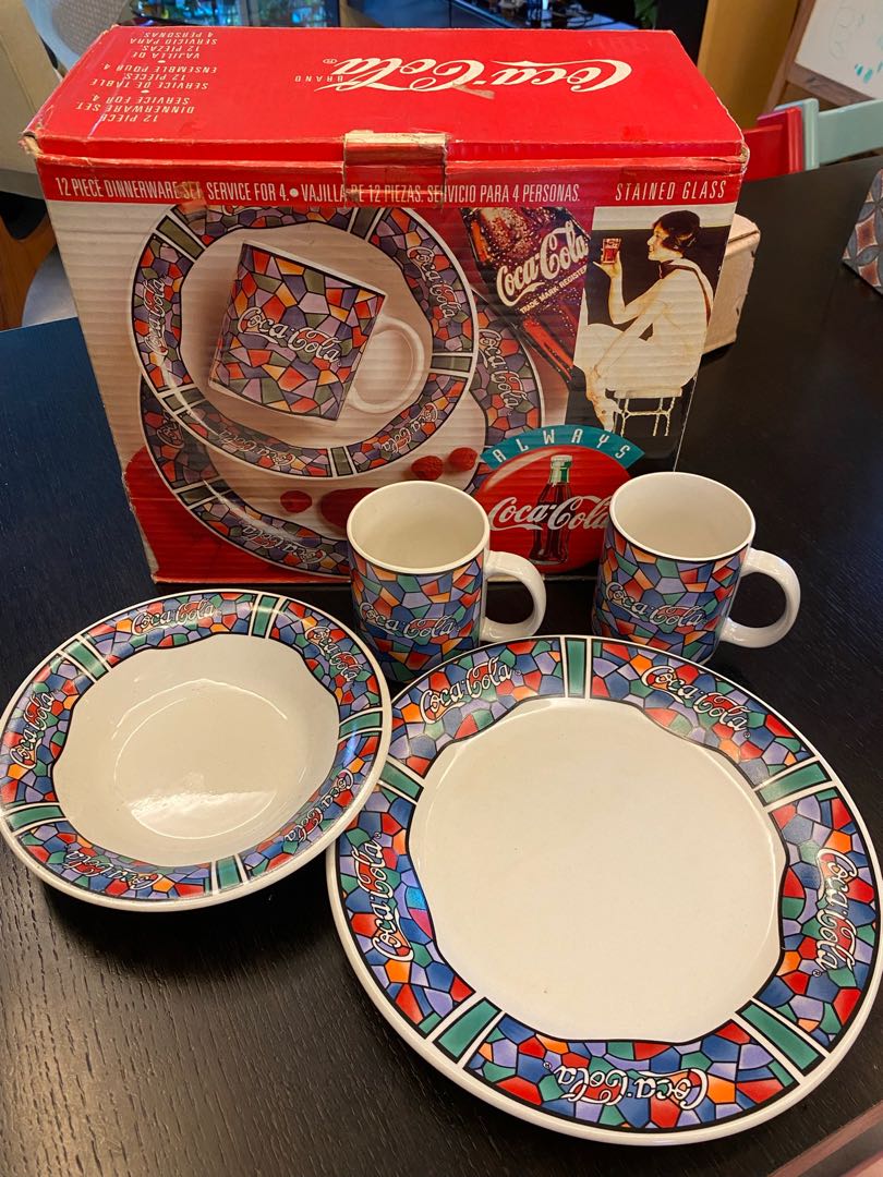 Coca 2025 cola dinnerware