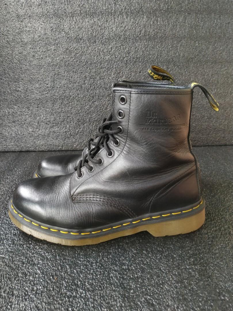 Dr Martens 1460, Fesyen Pria, Sepatu , Sepatu Boot di Carousell