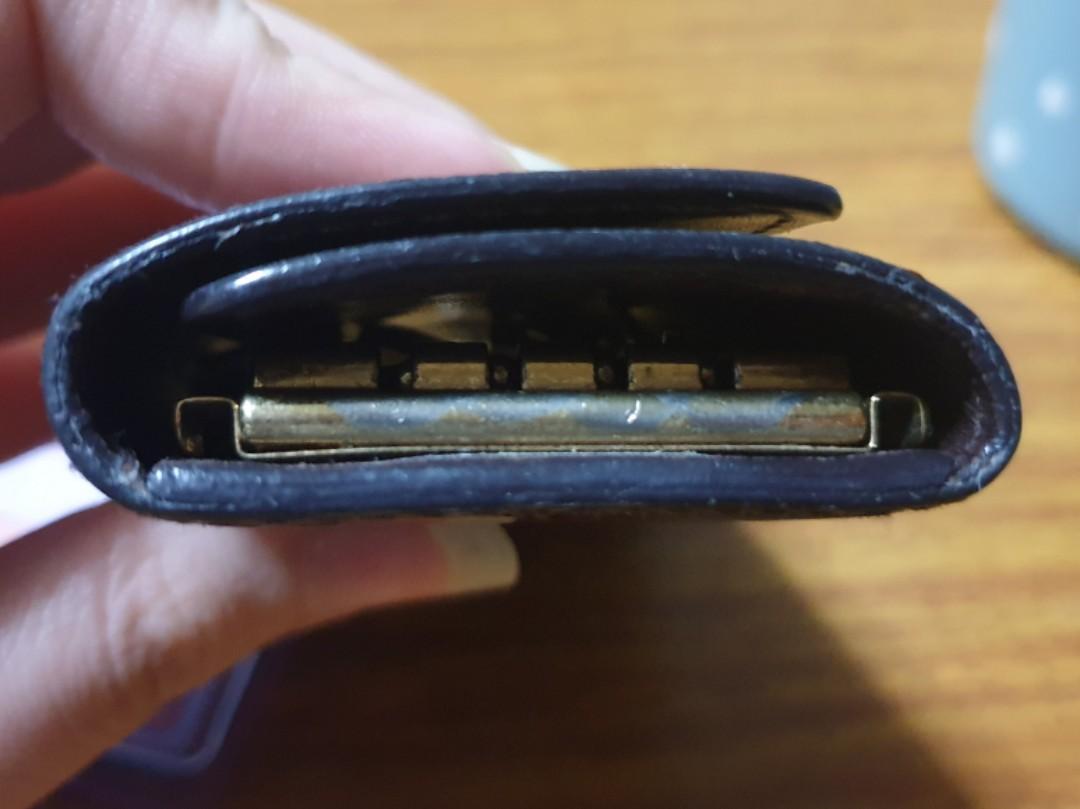 [LP na po] Louis Vuitton Monogram Vernis Leather Multicles 4 Ring Key Case (Category: Luxury Bags & Wallets) located in Taytay. Submitted by eiohjmrf (Listing ID 1087164008, Image 3). Description: Bought from a trusted Japanese Reseller on Ebay. Rank AB Date Code: TN4103 Scuffing and minor scratches inside. Fading hardware. A little damage on black finishing on edges but does not affect functionality. Still in very great condition..