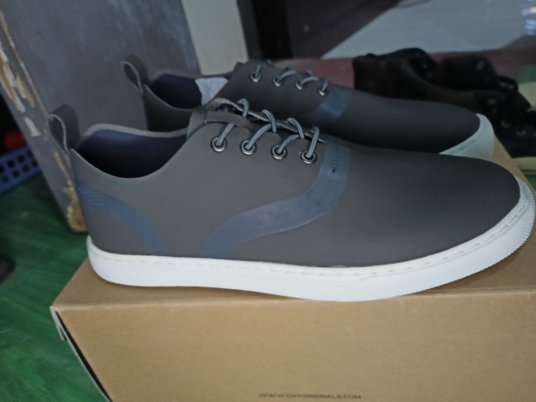 oxypair sports shoes