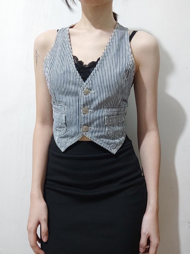 T+BC striped denim vest (Category: Coats, Jackets and Outerwear) located in San Fernando. Submitted by cheriperry (Listing ID 1087199318, Image 1). Description: ❗PLEASE PLEASE PLEASE READ EVERYTHING FIRST BEFORE CHATTING / MAKING OFFER❗ 🌼 bust: 30", length: 17" (S-L) 🌼 10/10 condition 🌼 pre-loved, no flaws 🌼 LP @ 250 ⚠️ for SURE BUYERS only ⚠️ NO CANCELLATION of accepted offers ⚠️ no return, no exchange ⚠️ no rush shippings/meetups ⚠️ payment
