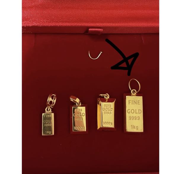 916 Very Big Gold Bar Pendant 2.94gm Luxury Accessories on Carousell