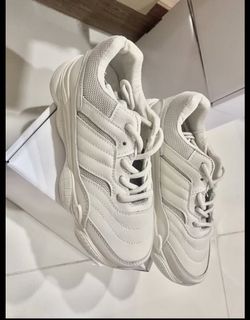 (Category: ) located in . Submitted by chicthrift___ (Listing ID 1087166723, Image 1). Description: .