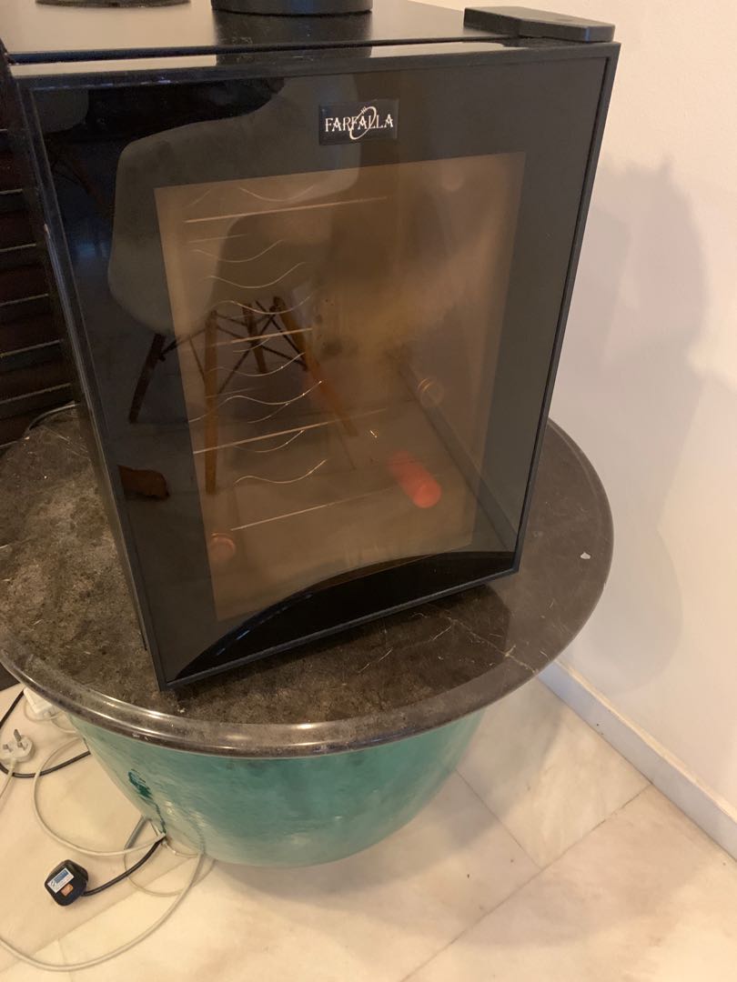 Wine Fridge BROKEN, TV & Home Appliances, Kitchen Appliances, Wine